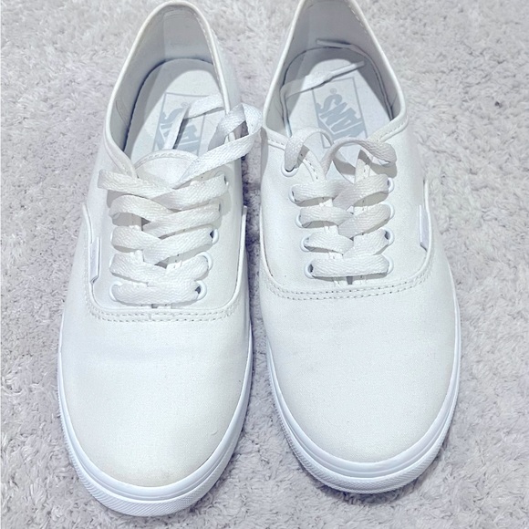 Vans - Picture 2 of 2